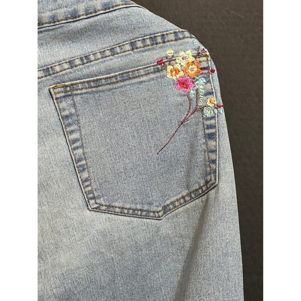 A-Z-I  Light Wash Floral Embroidered Flare Leg Jeans 33 AZI Country Boho Chic - Picture 6 of 9